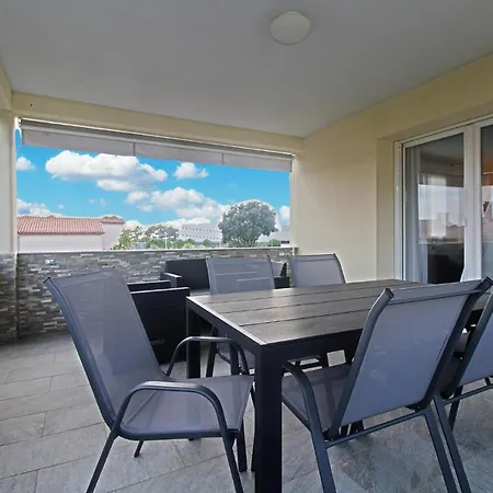 Oliva 2211 Apartment