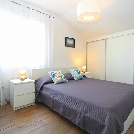 Oliva 2211 Apartament Pula