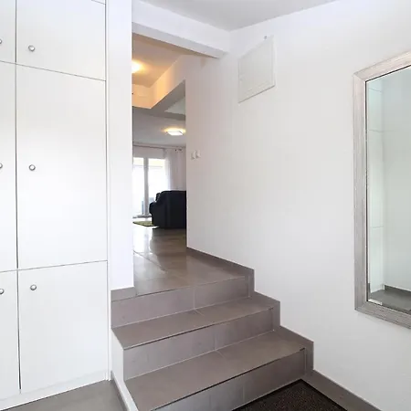Oliva 2211 Apartman Póla