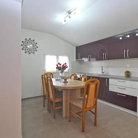 Apartmán Oliva 2211 *