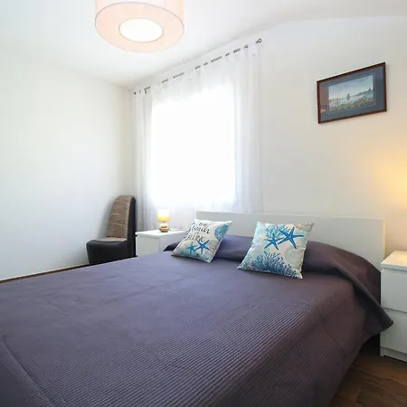 Oliva 2211 Apartman Póla