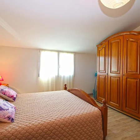 Oliva 2211 Apartman *