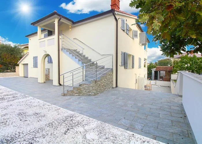 Oliva 2211 아파트 *